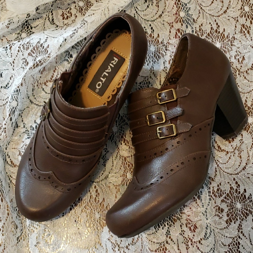 Rialto Brown Ankle Booties sz7